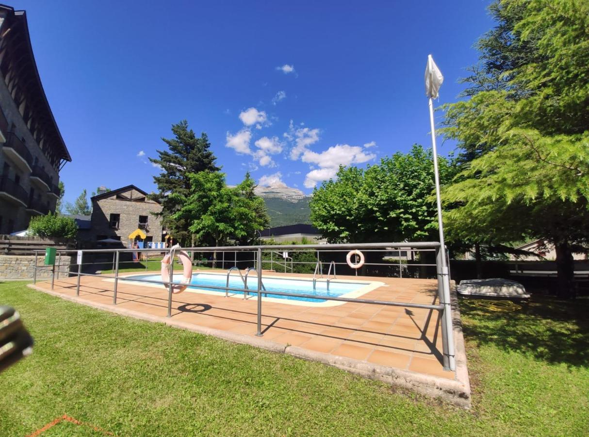 Apartamento Montes De Villanúa Exteriér fotografie